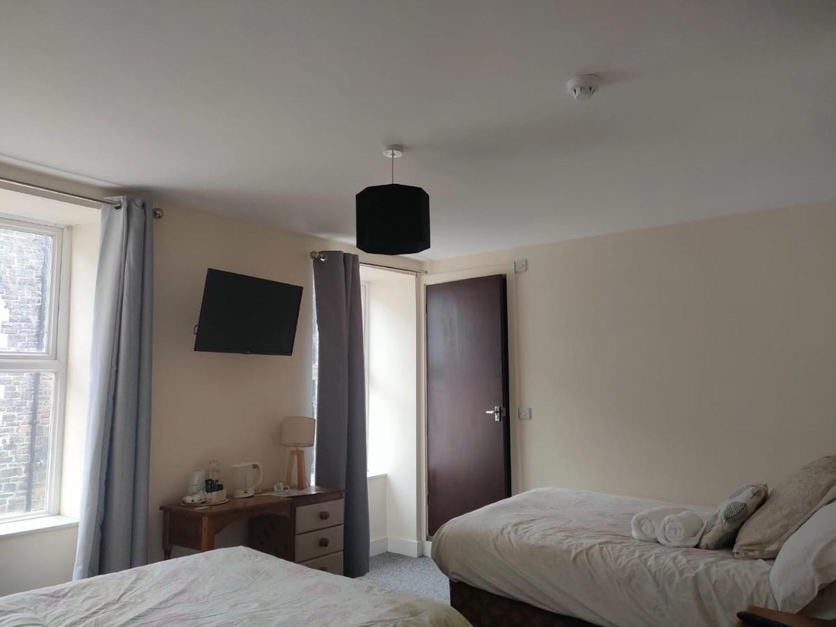 Sunnymead Guest House อาเบอรีสวิท ภายนอก รูปภาพ